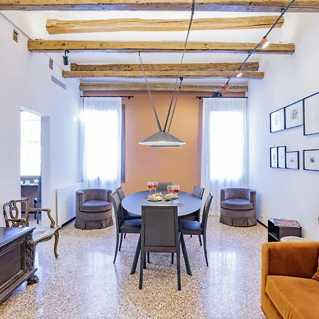 Apartment Palazzetto San Stin Up To 5 Guests Renewed In 2024 Venice